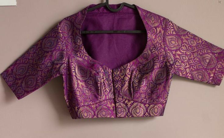 High Neck Blouses, Saree Blouse Back, Brocade Blouse Designs, Blouse Designs High Neck, Cotton Blouse Design, Best Blouse Designs, New Saree Blouse Designs, Brocade Blouse, Traditional Blouse Designs