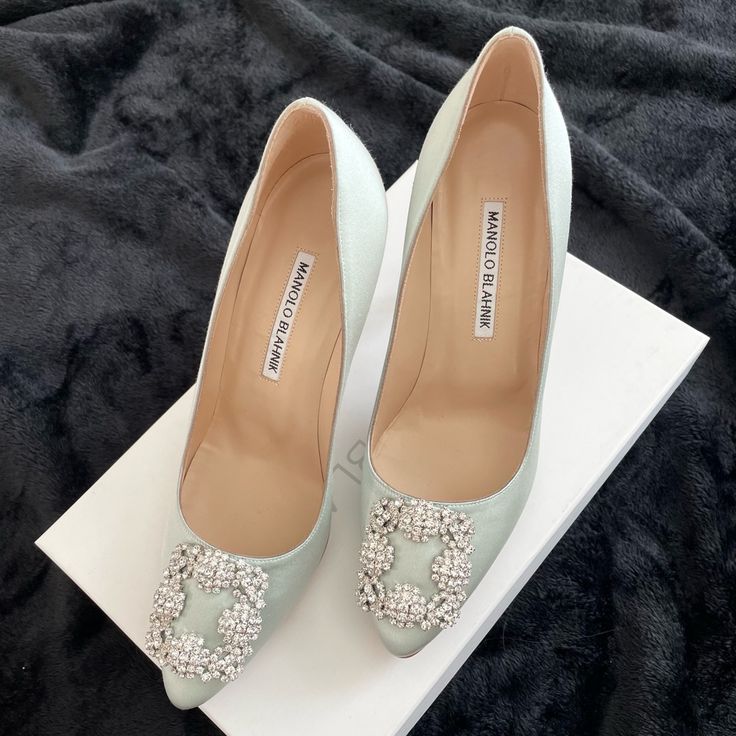 Manolo Blahnik Hangisi Satin Pump - 90mm Heel Height - Light Green Color, Almost Silver In Some Lighting - Upper: 68% Viscose, 32% Silk - Sole: 100% Cowhide Leather - Lining: 100% Kid Leather - Made In Italy - Size Eu 37 / Us 7 - Brand New, Never Used - Comes With Box And 2 Dust Bags Malono Blahnik, Shoes Manolo Blahnik, Beautiful Wardrobe, Green Pumps, Manolo Blahnik Hangisi, Light Green Color, Blahnik Shoes, Manolo Blahnik Shoes, Satin Pumps