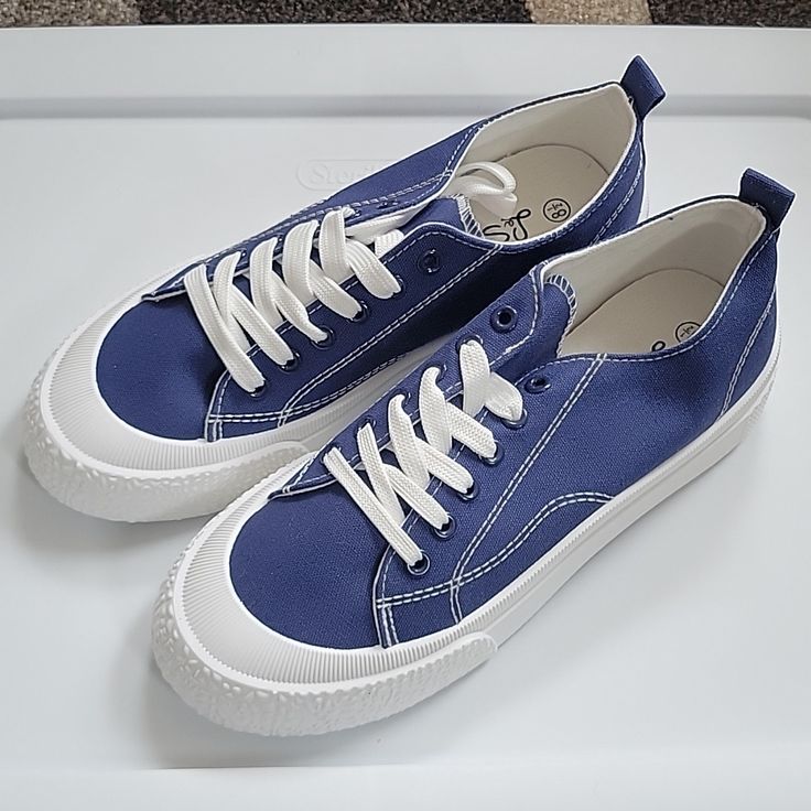 La Sheelah Blue Lace Up Sneakers Size 8.5 Brand New In Box Small Scuff Mark On Back Of Right Shoe - Received This Way Keds Triple Up, Cow Hide Shoes, Yellow Converse, Skechers Slip On, Lace Wedges, White Tennis Shoes, Floral Sneakers, Lace Up Sneakers, Black Leather Shoes