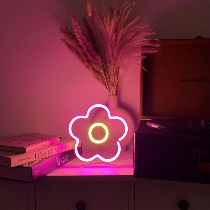 Daisy Flower Neon Signs, Neon Lights, LED Neon Signs for Room, Bars Light Up Signs, Cool Neon Light Signs, Neon Wall Lights Neon Signs For Room, Flower Neon Sign, Neon Wall Lights, Signs For Room, Neon Ideas, Nerd Cave, Commercial Signs, Lights Bedroom, Neon Wall