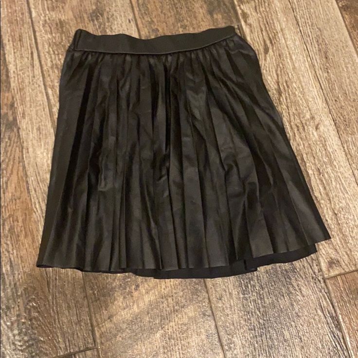 Never Worn (With Tags) Zara Leather Skirt, Zara Leather, Kids Bottoms, Leather Skirt, Zara, Skirt, Tags, Leather, Color