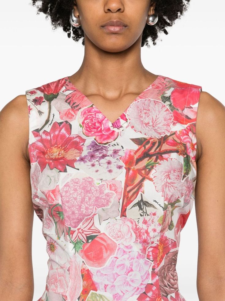 Marni Расклешенное Платье Миди с Цветочным Принтом - Farfetch Spring Floral Print Dress With Notched Neckline, Summer Midi Dress With Floral Print And Notched Neckline, Sleeveless Rose Print Floral Dress For Spring, Chic Floral Print Dress With Notched Neckline, Feminine Summer Midi Dress With Notched Neckline, Spring Floral Dress With Notched Neckline, Feminine Midi Dress With Notched Neckline For Summer, Feminine Silk Floral Dress For Summer, Feminine Spring Dresses With Notched Neckline