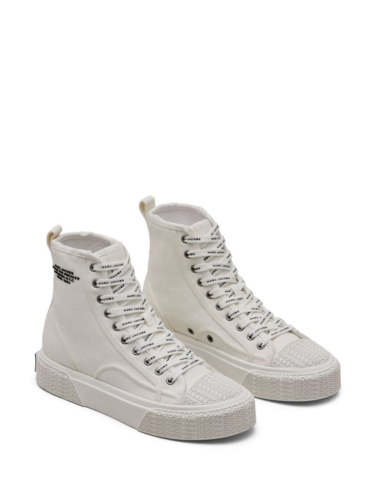 Find MARC JACOBS Canvas High-top Sneakers on Editorialist. white cotton canvas embossed logo to the side front lace-up fastening round toe pull-tab at the heel rubber sole Marc Jacobs Sneakers, Embossed Logo, Pull Tab, Sneakers White, High Top, White Cotton, Marc Jacobs, Lace Front, Top Sneakers