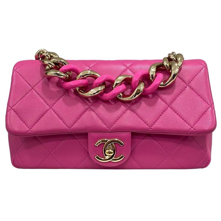 Chanel signed bag, line 19, made in pink smooth leather with golden hardware. The bag is equipped with a flap with interlocking CC logo closure, internally lined in gray fabric, quite roomy. Equipped with a central handle in chain and a shoulder strap in leather and braided chain to wear the bag over the shoulder. Year of production 2021/22, comes with original card. Good condition, light marks on the leather. Chanel Sign, Chanel 2021, Chanel 19, Pink Shoulder Bag, Novelty Bags, Original Card, Cc Logo, Grey Fabric, Fashion Handbags