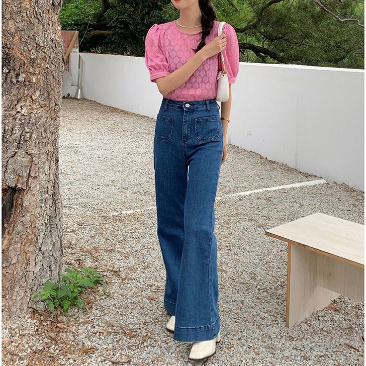 90s Style flared Bell-Bottom Wide Flared Jeans slimming Ultra High Wide Leg Jeans Women Flare Jeans Button Waist Bell Bottom Wide Leg Denim Pants Long Trouser #wideleg #widejeans #jeans #slimfit #Bellpants Cami Outfit, Womens Flare Jeans, Bell Pants, Trouser Outfit, Long Trousers, Cuffed Pants, Wide Jeans, Jeans Button, 90s Style