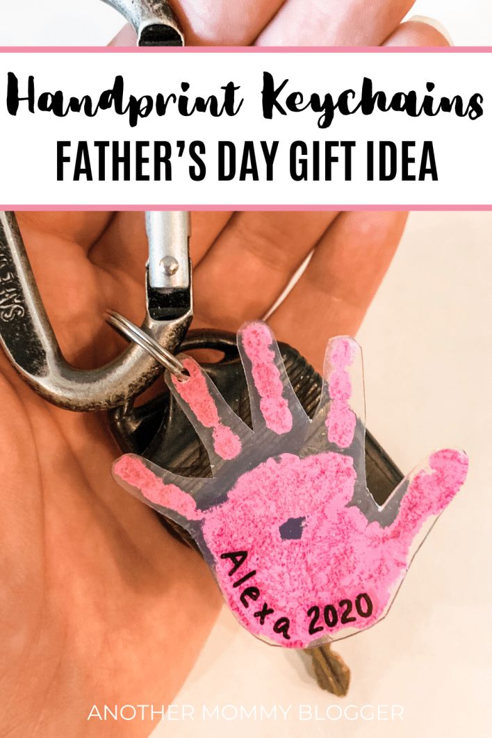 a handprinted keychain that says father's day gift idea