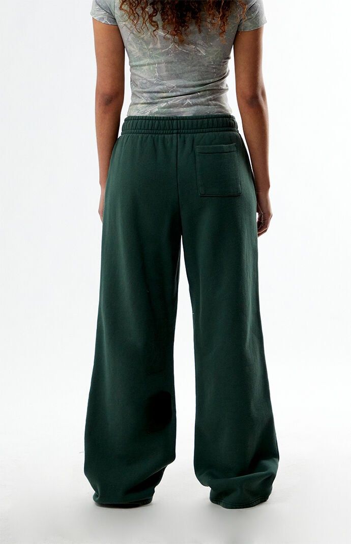 PacSun Washed Baggy Sweatpants | PacSun Baggy Shirt And Sweatpants, Cute Granola Outfits, Plain Sweatpants, Best Sweatpants, Pacsun Sweatpants, Florida Shopping, Brandy Sweatpants, Baddie Streetwear, Long Sweatpants