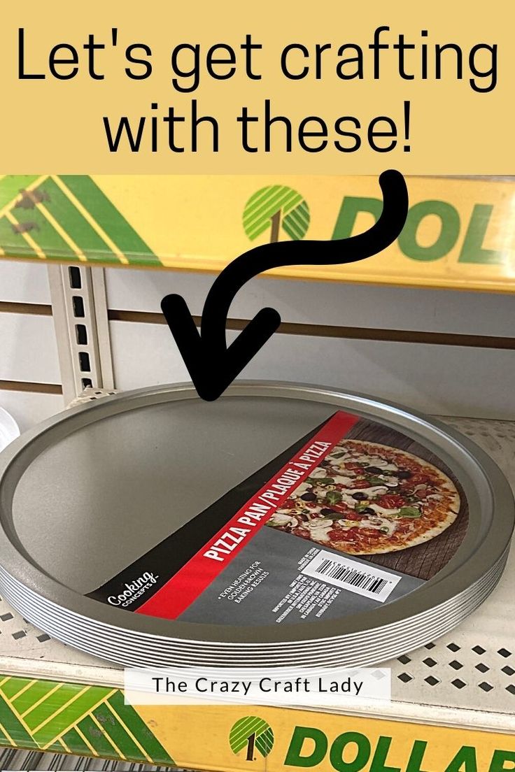 a pizza sitting on top of a metal pan with the words dolap next to it