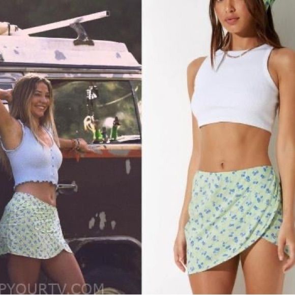 Limited Edition Motel Rocks Lime Green Floral Skirt- Same Brand And Similar Design As Sarah Cameron’s Outfit In Obx Season 4 Promo Accepting Offers! Questions? Leave A Comment Below! #Obx #Sarahcameron Y2k Style Summer Lined Skort, Y2k Style Summer Skirt For Day Out, Y2k Style Skirt For Summer Day Out, Y2k Mini Skirt For Day Out, Y2k Style Spring Skirt For Day Out, Y2k Short Skirt For Spring, Y2k Style Short Skirt For Spring, Y2k Style Short Skort For Summer, Y2k Spring Bottoms For Day Out