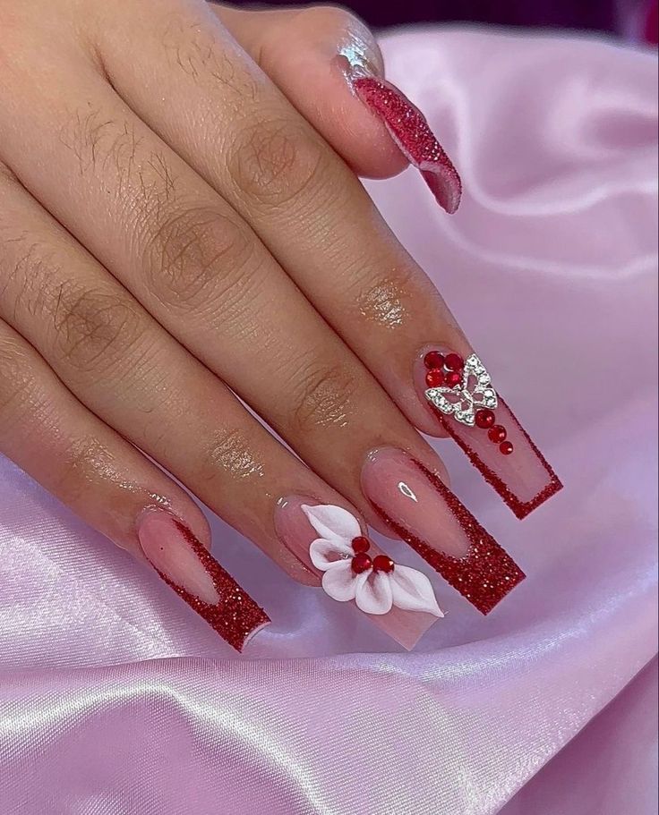 Red And Pink Nails, Christmas Nails Inspiration, Cute Red Nails, Nails With Red, Yoga Strong, Quinceanera Nails, Red And Gold Nails, Sports Fit, Red Acrylic Nails