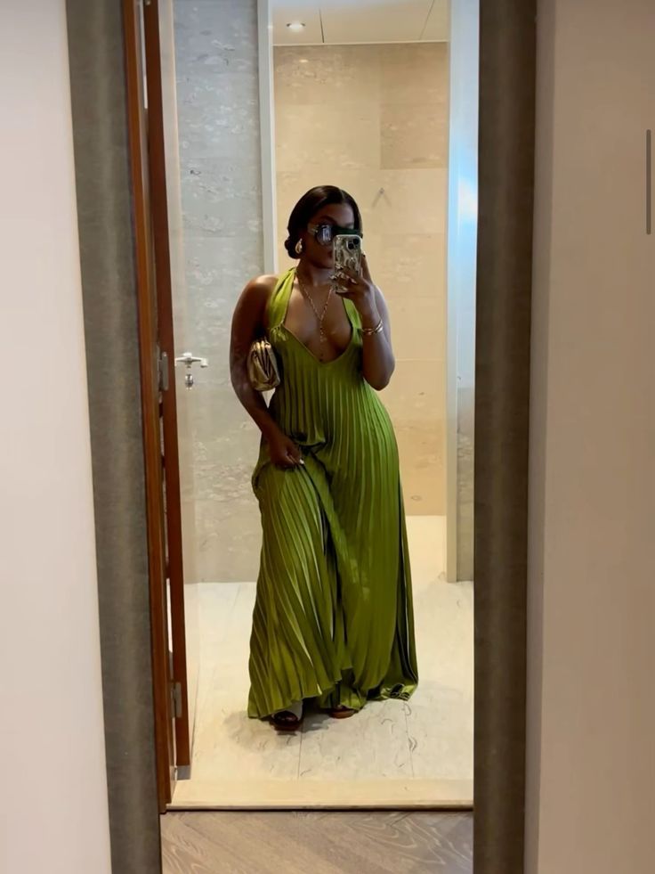 Détails de l'article :

 Numéro de produit : C2542

 Tissu: Satin

 Silhouette : Une ligne

 Manches : Sans manches

 Style de dos : fermeture éclair Green Prom Dresses, Girl Prom, Cute Vacation Outfits, Green Prom, Prom Dresses Black, Earthy Outfits, Grown Women, Prom Girl, Green Prom Dress