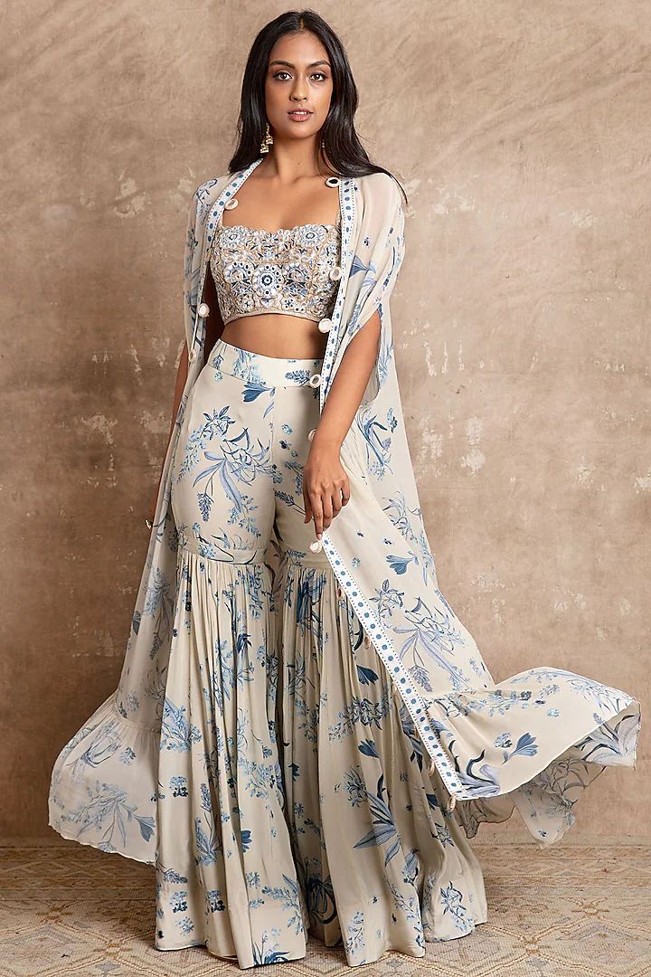 Off-White Crepe Silk Printed Gharara Set Design by Arpita Mehta at Pernia's Pop Up Shop 2022 Indian Outfits Modern, Arpita Mehta, Mehendi Outfit, Indian Bridesmaid Dresses, Silk Cape, Trendy Outfits Indian, Diwali Outfits, Indian Outfits Lehenga, Traditional Indian Dress