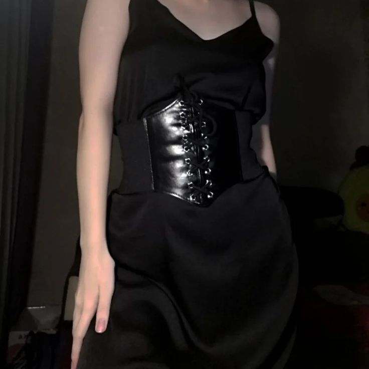 Black Dress With Corset, Dress With Corset Belt, Black Corset Belt, Homecoming Dresses Corset, Black Corset Dress, Ateez Concert, Dress With Corset, Corset Outfit, Gothic Clothes