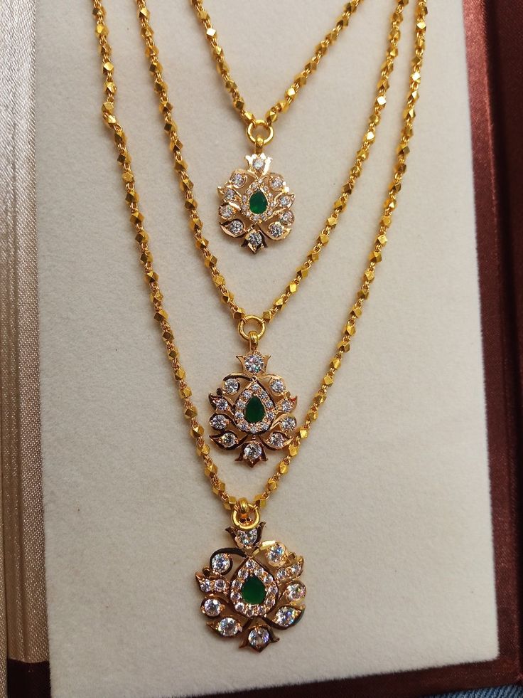 Palakasarlu Gold Chain, Simple Necklace Gold Indian Latest, Step Haram Designs Gold Latest, Steps Necklace Gold, Chain With Locket Gold Indian, Steps Chain Models, Steps Chain Gold Indian, Navaratna Lockets, Chain Lockets Gold For Women