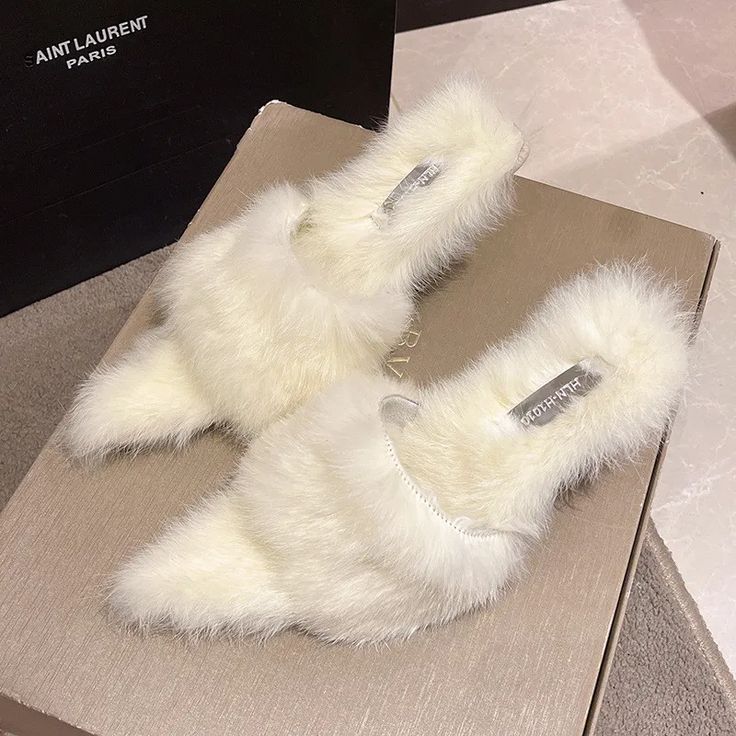 Item NO.: OY-236010 US$ 11.25 White Closed Toe Heels For Winter, White Party Slippers For Spring, Fur Slippers, Rabbit Fur, Open Toe, Slippers