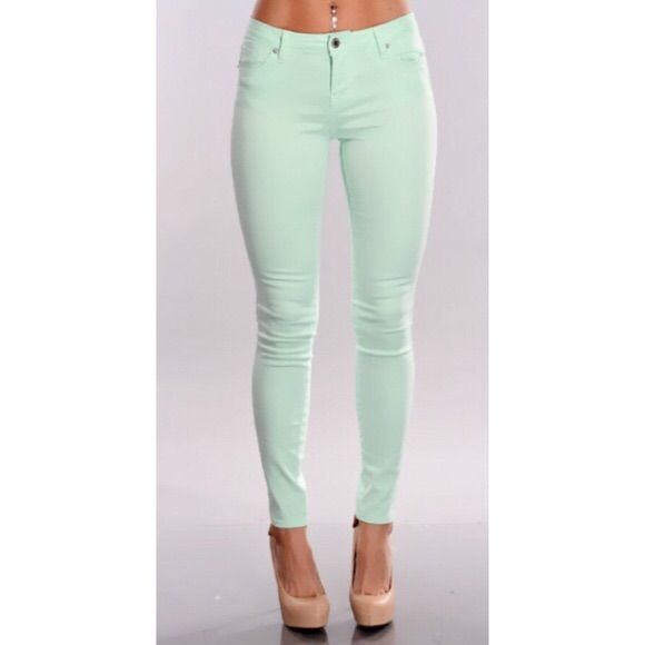 Abercrombie And Fitch Mint Green Pants Size 28 6 Spring Green Stretch Bottoms, Green Stretch Bottoms For Spring, Spring Stretch Green Bottoms, Chic Green Mid-rise Jeans, Chic Mid-rise Green Jeans, Green Stretch High Rise Jeans, Chic Stretch Green Jeans, Green Stretch High-rise Jeans, Green Stretch Mid-rise Jeans