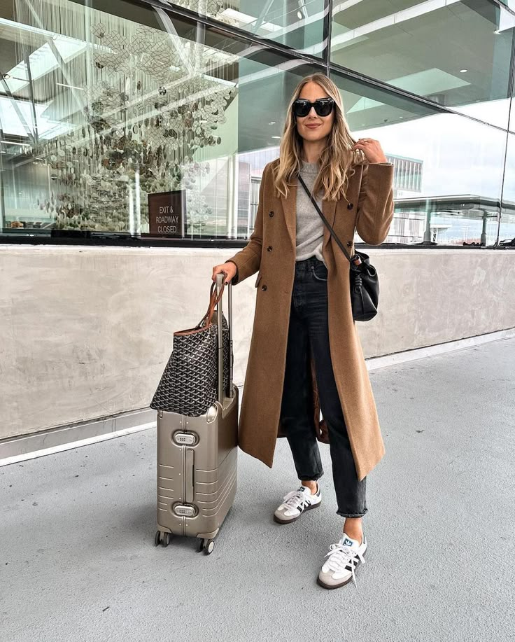 Travel outfits Trent Coat, Comfortable Airport Outfit, Chic Airport Outfit, Airport Travel Outfits, Fall Travel Outfit, Adidas Samba Outfit, Fashion Travel Outfit, Main Character Energy, Samba Outfit