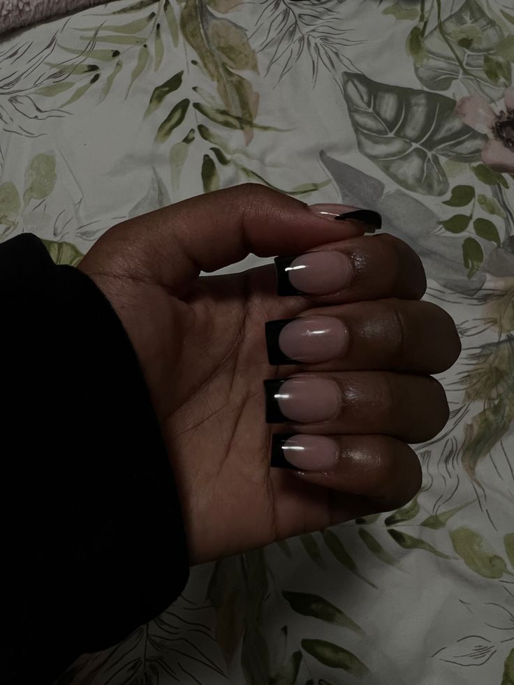 french tip nails with low exposure Black Nails Ideas On Black Women, Black French Tip Nails On Black Women, Small Black Acrylic Nails, Edgy Black Nails Short, Black Small French Tip Nails, Black Acrylic Nails Black Women, Black French Tip Black Women, Gel Nails On Black Women, Short French Black Nails