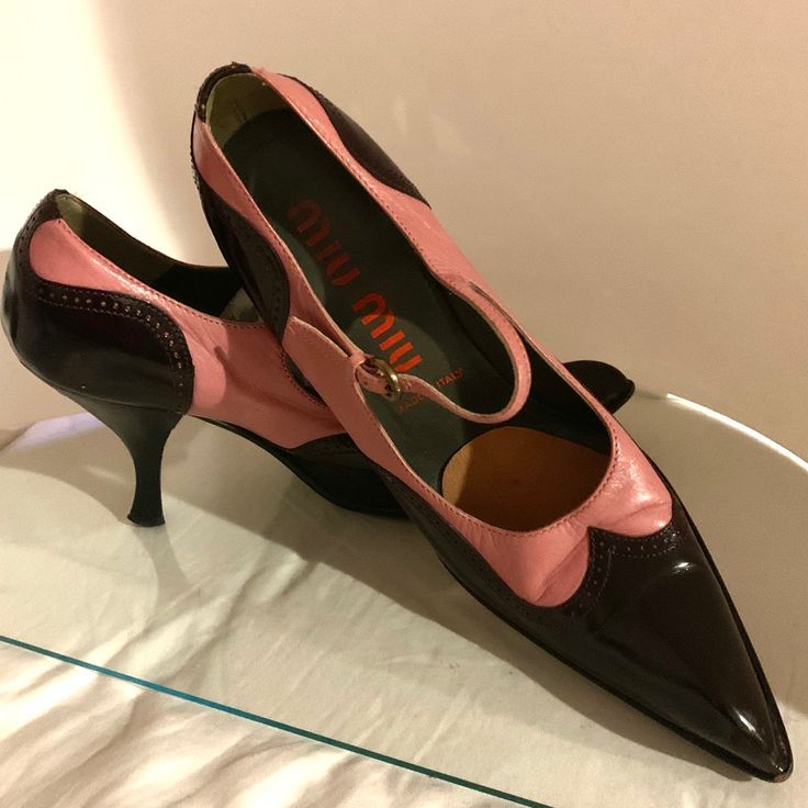 Miu Miu High Heeled Maryjane In Mauve And Chocolate. Excellent Condition - Worn Maybe Twice. Size 36 1/2 Eu 6 1/2 Us. Pink Patent Leather Heels With Round Toe, Retro Low Heel Pink Heels, Retro Pink Low Heel Shoes, Retro Pink Low Heel Heels, Fitted Mary Jane Heels With Leather Sole, Miu Miu Low Heel Patent Leather Heels, Miu Miu Patent Leather Low Heels, Vintage Pink Leather Heels, Pink Slip-on Heels For Formal Occasions