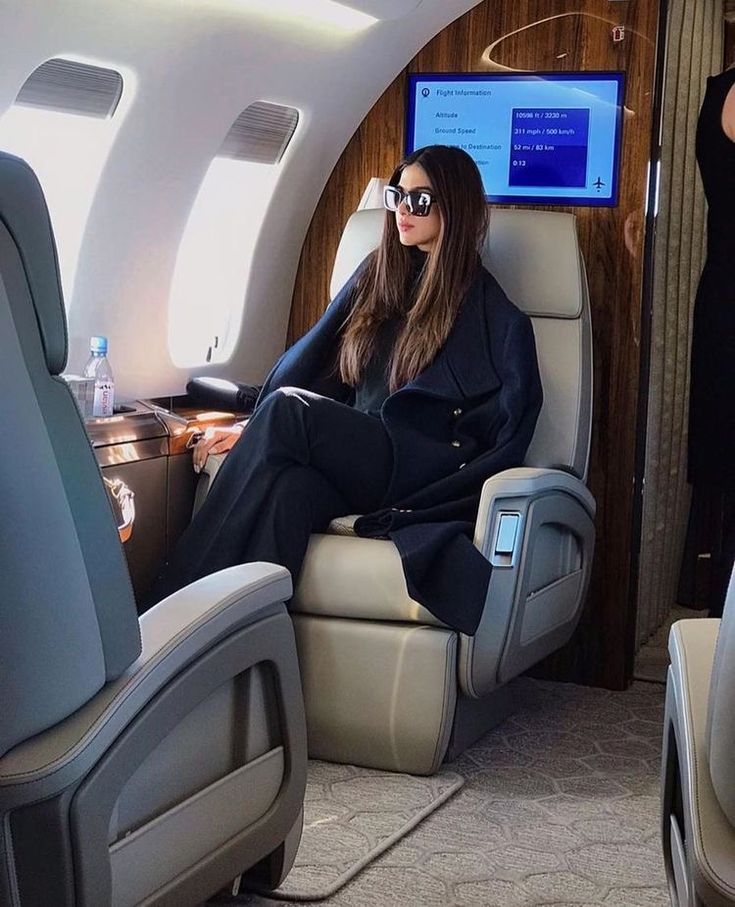 Rich Women Lifestyle, Bussines Women Lifestyle, Women Ceo, Business Woman Successful, Luxury Lifestyle Women, Rich Girl Lifestyle, Rich Women, Luxury Lifestyle Dreams, Future Lifestyle