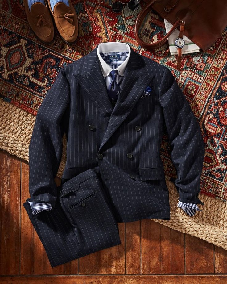 Polo Ralph Lauren Mens Suits, Suit Styling For Men, Pinstripe Suits Men, Vintage Suits For Men, Pinstriped Suit, Armani Suit, Ralph Lauren Looks, Formal Dresses For Men, Ralph Lauren Suits