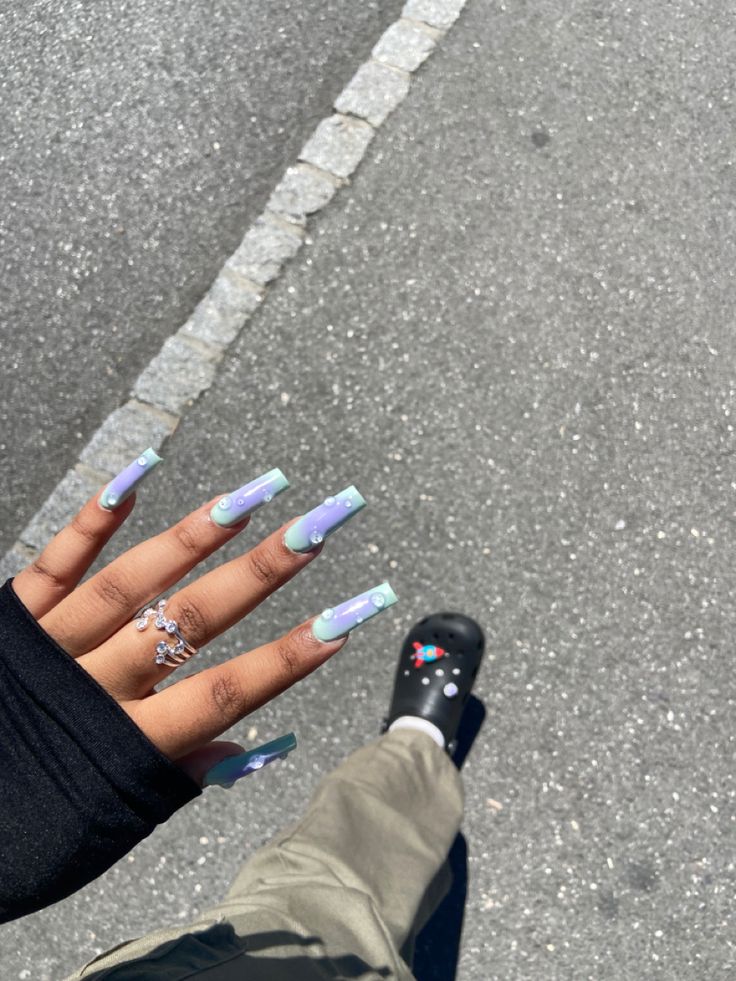 Nails With Water Drops, Waterdrop Nails, Water Drop Nails, Drop Nails, Aura Nails, Fire Nails, Cute Acrylic Nails, Water Drops, Water Drop