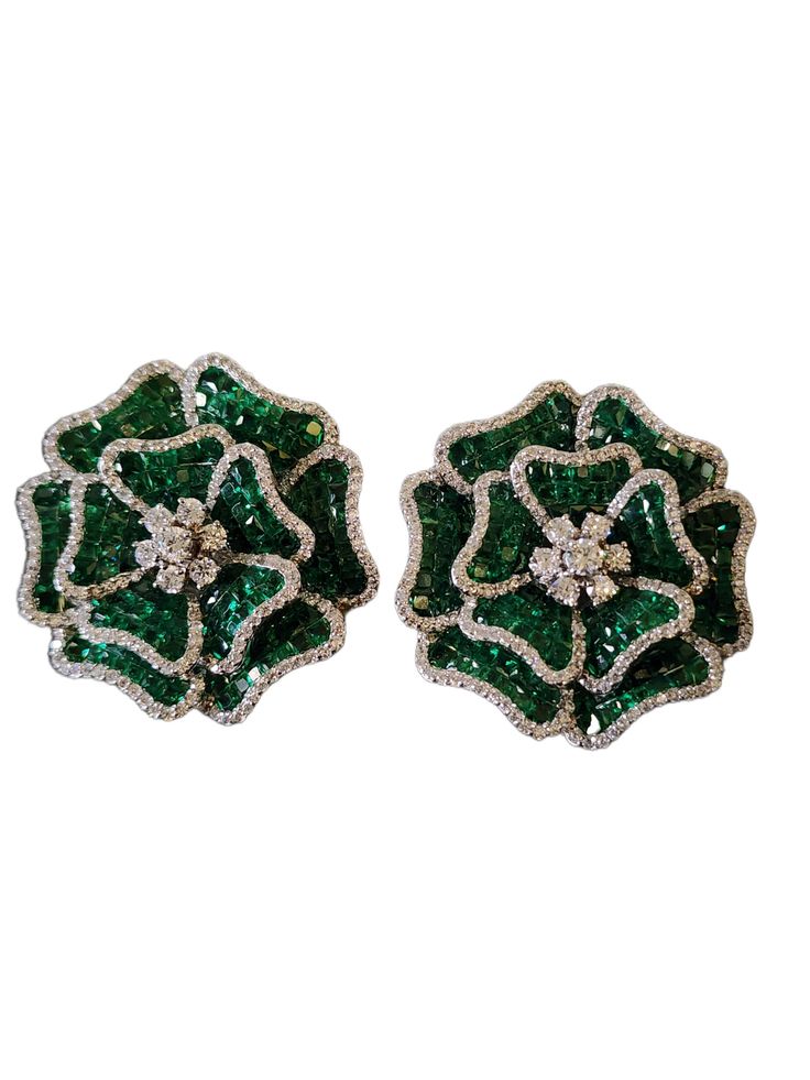 Exquisite and captivating, these invisible-set green emerald earrings take the form of delicate flower blossoms. The emeralds, skillfully set to create a seamless and enchanting design, exude timeless beauty and natural grace. Green Emerald Earrings, Emerald Green Earrings, Wedding Jewelry Earrings, Emerald Earrings, Green Emerald, Blossom Flower, Delicate Flower, Wedding Earrings, Timeless Beauty