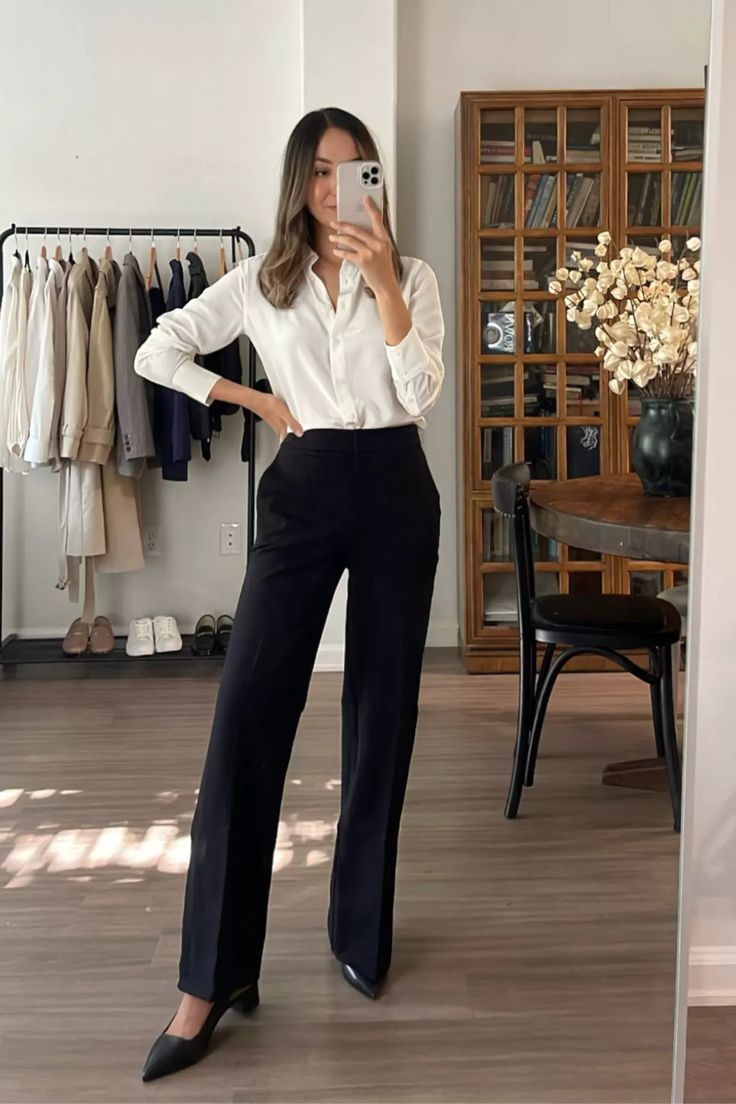 Lawyer Outfits Women, Outfit Formal Mujer, Corporate Attire Women, Internship Outfit, Lawyer Outfits, Formal Business Attire, Interview Outfits Women, Business Attire Women, Lawyer Outfit