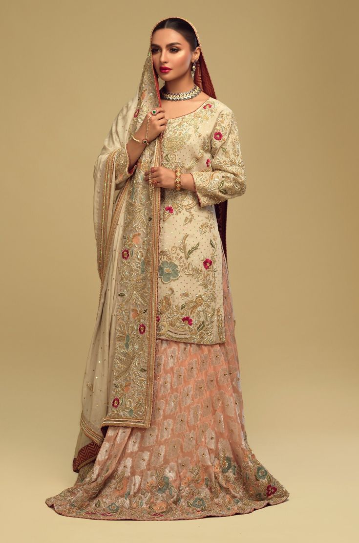 Comfortable Trendy Outfits, Punjabi Suits Designer, Suits Pakistani, Bridal Suit, Designer Punjabi Suits, Pakistani Style, Pakistani Salwar, Raw Silk Fabric, Bollywood Outfits