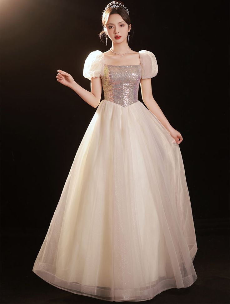 Size: S Fitted Princess Dress With Sweetheart Neckline For Prom, Princess Style Gown With Sweetheart Neckline For Evening, Glamorous Ball Gown With Sweetheart Neckline For Party, Princess Style Evening Dress With Sweetheart Neckline, Princess Style Ball Gown Evening Dress, Corset Back Dress For Prom Season Party, Princess Style Prom Dress With Sweetheart Neckline, Champagne Tulle Party Dress, Princess Style Ball Gown For Prom