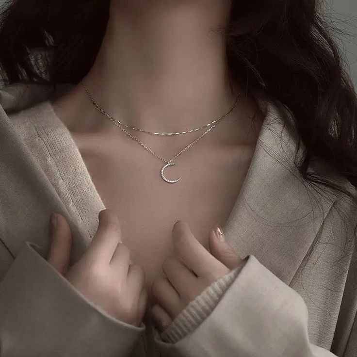 Minimalist Silver Layered Moon Necklace;925 Sterling Silver;Platinum Plated;Nickel-free & Hypoallergenic.Length: 40+5cm قلادات متدلية, Moon Necklace Silver, Pretty Jewelry Necklaces, Double Necklace, Jewelry Accessories Ideas, Classy Jewelry, Star Moon, Fancy Jewelry, Necklace Women