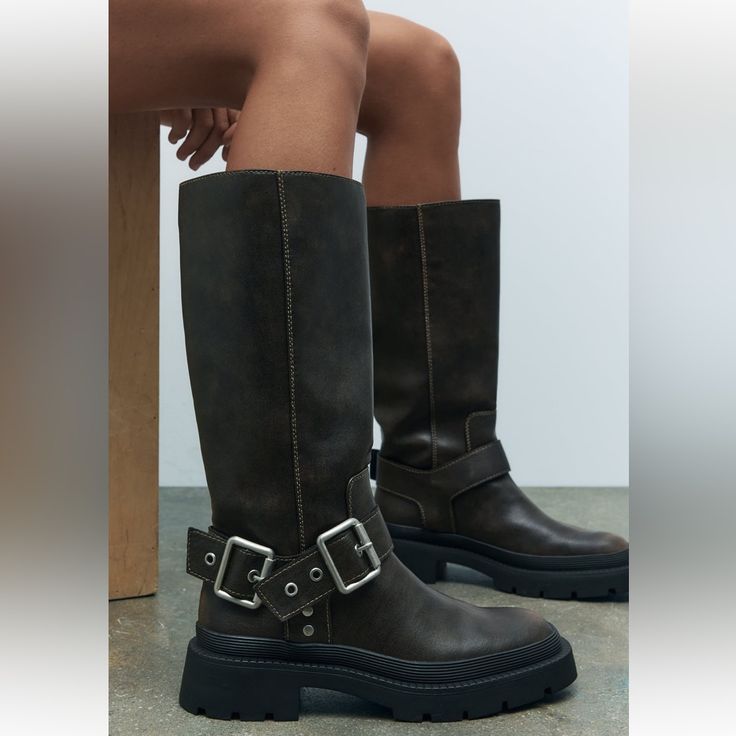 Limited Time Sale New With Tag Size 10/41 No Measurements Price Is Firm 3065/210 Denim Knee High Boots, White Leather Ankle Boots, Real Life Photos, Blue Ankle Boots, Black Pointed Toe Heels, Kitten Heel Ankle Boots, Black Knee Boots, Suede Cowboy Boots, Mid Heel Boots