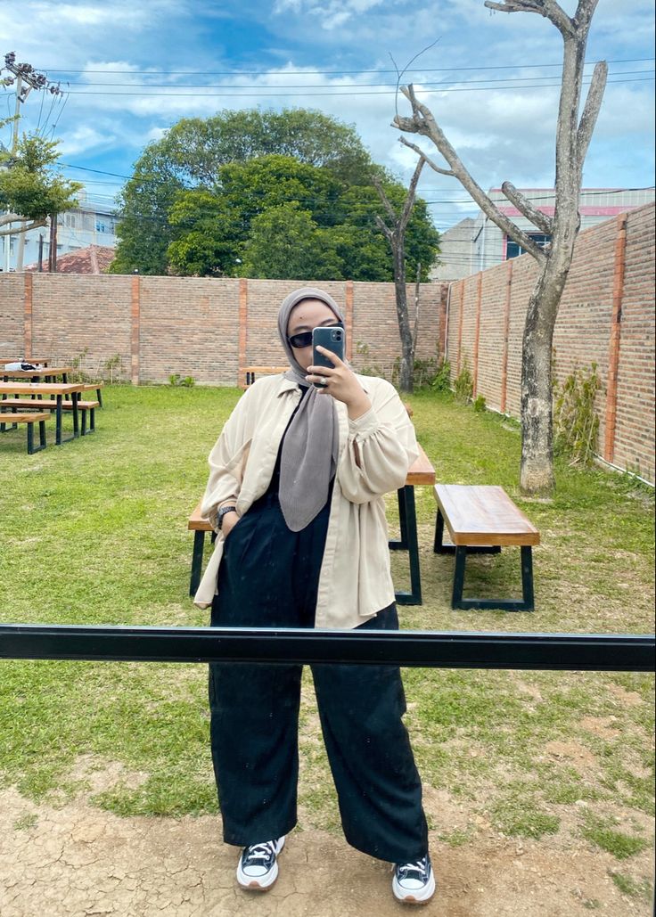 Outfit Hijab Casual Gendut, Ootd Hijab Gendut, Outfit Cewek Gemuk, Outfit Ke Pantai Hijab Simple, Ootd Hijab Big Size, Bigsize Hijab Outfit, Curvy Hijab Outfit, Casual Outfits Hijab Simple, Plus Size Hijabi Outfits