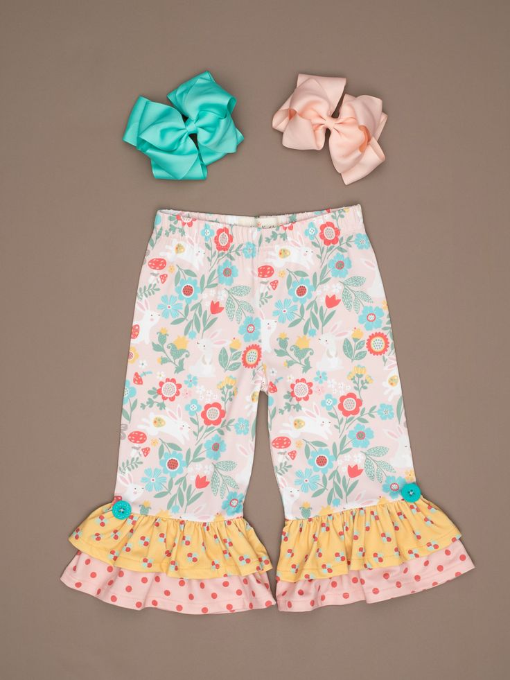 Cute Spring Sets With Elastic Waistband, Playful Pink Bloomers For Spring, Cute Pink Pants For Spring, Spring Ruffled Bottoms For Playtime, Multicolor Bottoms For Playtime In Spring, Spring Playtime Ruffled Bottoms, Playful Floral Print Bottoms For Spring, Playful Multicolor Bottoms For Spring, Spring Playtime Cotton Bottoms