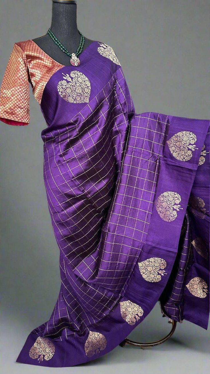 Elevate your style with our Lotus Pink Benerasi Tussar Katan silk saree. Made from pure silk, this handwoven saree features intricate silver zari detailing. Enjoy convenience with our prestitched Blouses comes stitched at 36 and can go upto 42/43 , alterations to the blouse can be requested at the time of purchase to the body and sleeve. , complete with included alterations and pico fall. Effortlessly elegant, ready to wear at any occasion. Order online now.Pure Benerasi Floral Tussar silk saree Zari Saree, Wedding Sarees Online, Silk Sarees Online Shopping, Katan Silk Saree, Wedding Saree Indian, Katan Silk, Tussar Silk Saree, Silk Sarees Online, Saree Online