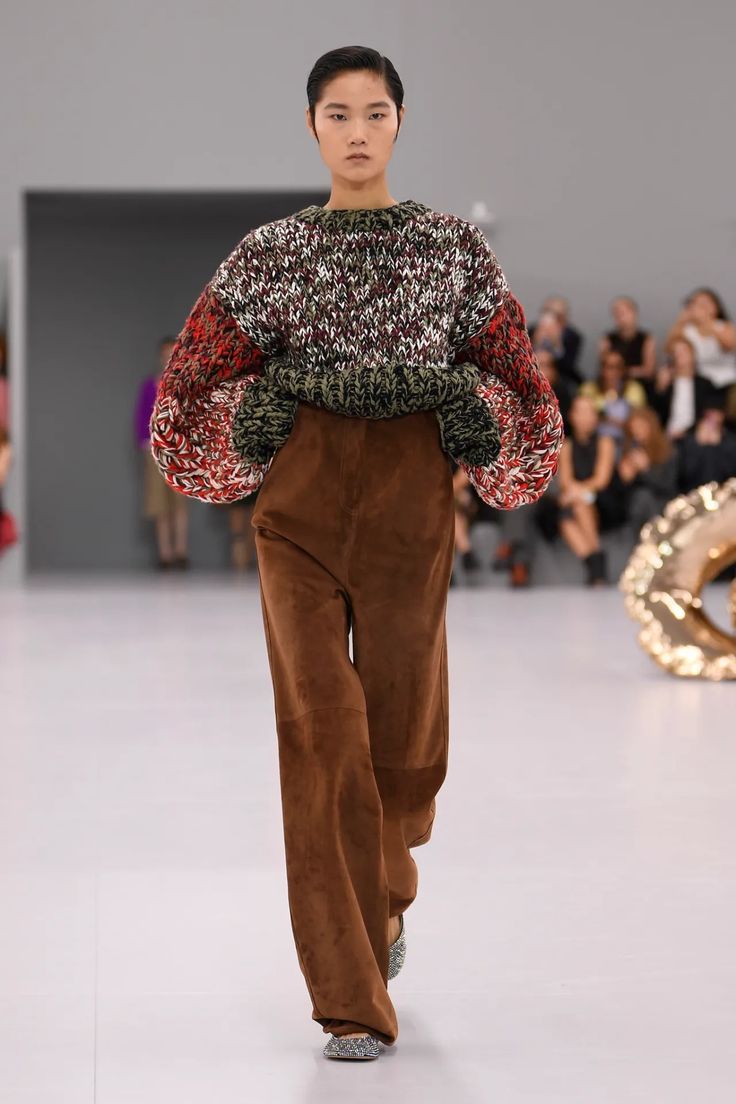 Fashion Week 2024, Knitwear Trends, Spring Trends Outfits, Into Fashion, Sweater Trends, Knitwear Fashion, Outfit Trends, 가을 패션, Luxury Goods