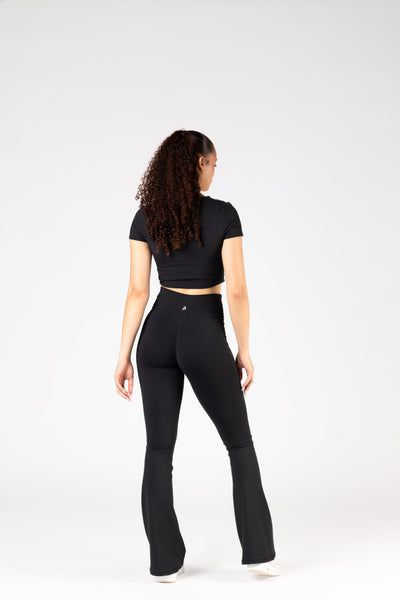 If you’re a Sierra girly, these are the flares of your dreams! Made from our best-selling Sierra fabric, buttery soft to the touch, with all the same booty-boosting details as our iconic Sierra Leggings. The leg shape flares out at the perfect spot for a super flattering fit that’s wearable for everything from working out to going out. Flare Legging, Working Out, Going Out, Leggings, Fabric