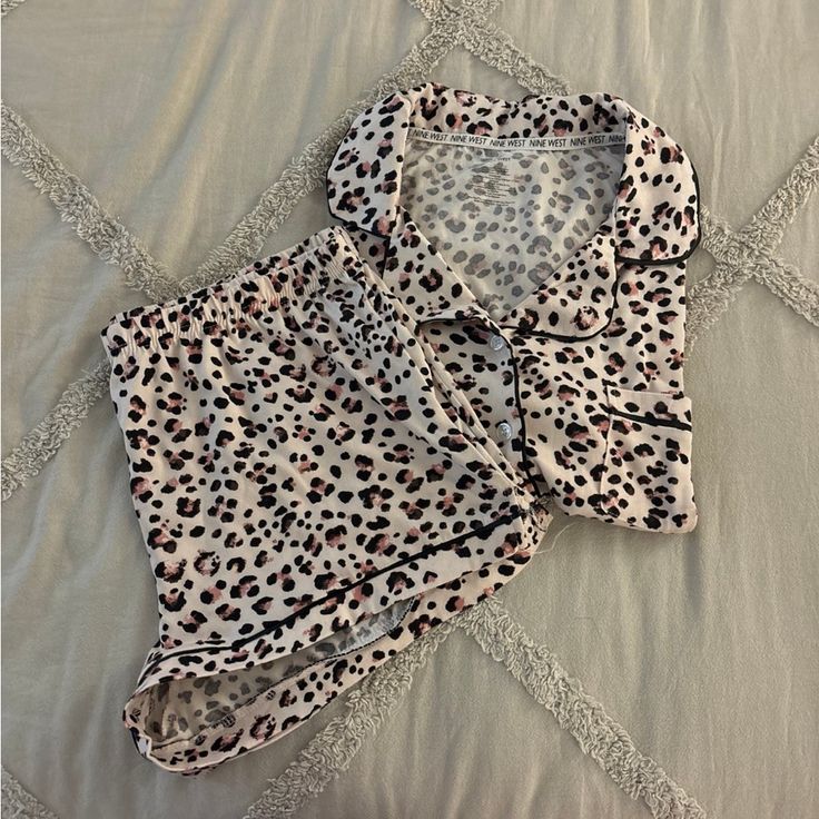 Cheetah Print Pajama Set! Never Worn. Size Large. Super Soft. Cheetah Print Gifts, Cheetah Print Pajamas, Leopard Print Sleepwear For Summer Loungewear, Casual Leopard Print Sleepwear For Loungewear, Tiger Pajamas, Catherine Core, Silk Pj Set, Pajamas Aesthetic, Holiday Finds