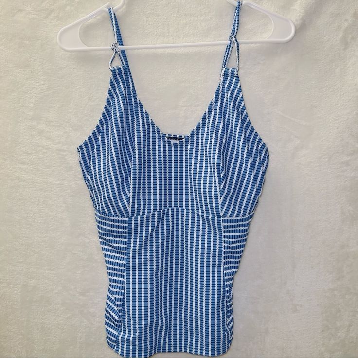 Beachsissi Nwt Blue White Striped Tankini Swim Top Condition: Brand New With Tags, No Flaws Size: Women's Medium Always Open To Offers Bundle To Save $$ Reach Out If You Have Any Questions Xx16 Underwire Swimsuit, Striped Tankini, Long Sleeve Swim, Bathing Suits One Piece, Underwire Tankini, Black Tankini, Tankini Swim Tops, Swim Tankini, Swim Skirt