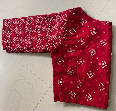 Kasuti work blouse with combination of mirrors💖 #mirrorwork #kasutiwork #mirrorworksdress #traditional #traditionalwear #fashion #navratri #indowestern Mirrorwork Blouse Simple, Blouse Ambrodary, Rabari Embroidery Blouse, Kuch Work Blouse Designs, Khatliwork Blouse Design, Rabari Work Blouse, Kasuti Embroidery Design Pattern, Hand Work Embroidery Blouse Design, Mirror Work Designs Embroidery