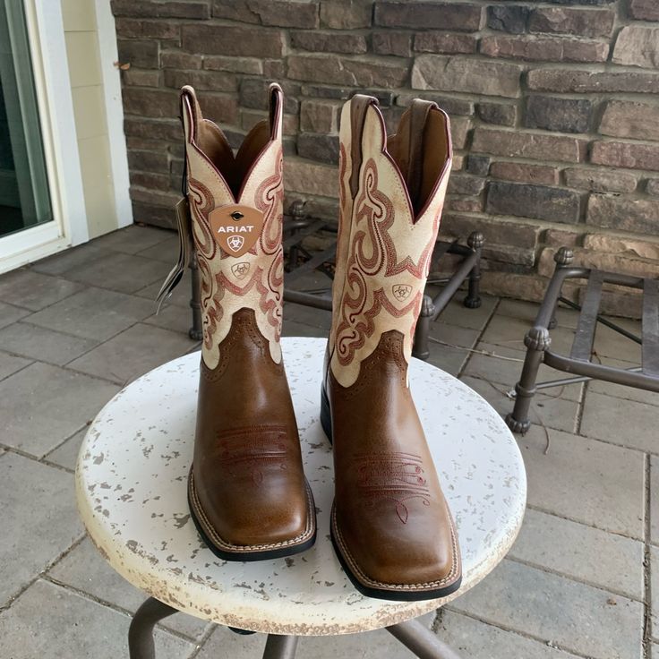 Nwt Ariat Cowboy Boots! Womens Size 10b. Never Worn. They Were Just A Little Too Big On Me. Cowgirl Boots Collection, Cute Western Boots For Women, Ariat Boots Women, Cute Cowboy Boots For Women, Prom Dresses With Cowboy Boots, Women’s Cowgirl Boots, Cowboy Boots With Shorts, Woman Cowboy Boots, Square Toe Boots Women