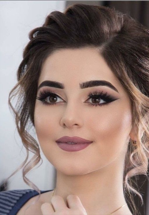 Makeup Art | Sara Irfan Pakistani Makeup Looks, Wedding Party Makeup, Party Eye Makeup, Blonde Hair Makeup, Party Makeup Looks, Pakistani Bridal Makeup, Party Eyes, Engagement Hairstyles, Eye Makeup Styles