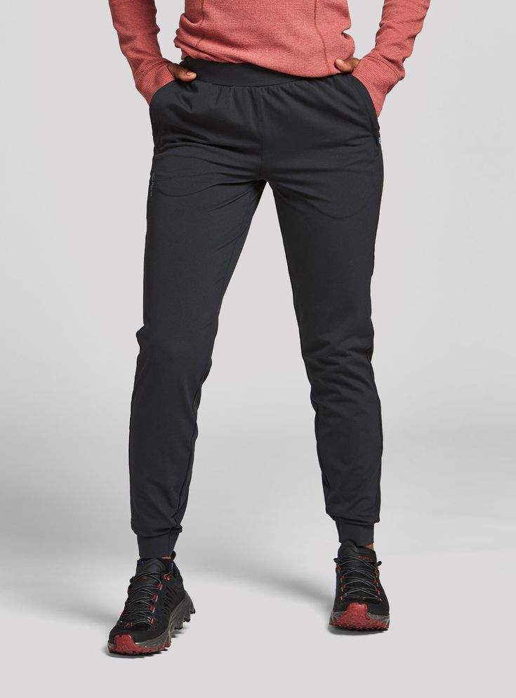 Exceptionally soft, the coziness of these track pants is rivaled only by their performance. Made of our Mercury Knit fabric, these 4-way stretch joggers combine lightly peached warmth, moisture-wicking management and dependable protection with secure, roomy pocketing for cold weather running pursuits. Cold Weather Running, Best Joggers, Running In Cold Weather, Short Pants, Track Pants, Cold Weather, Moisture Wicking, Knit Fabric, Knitted Fabric