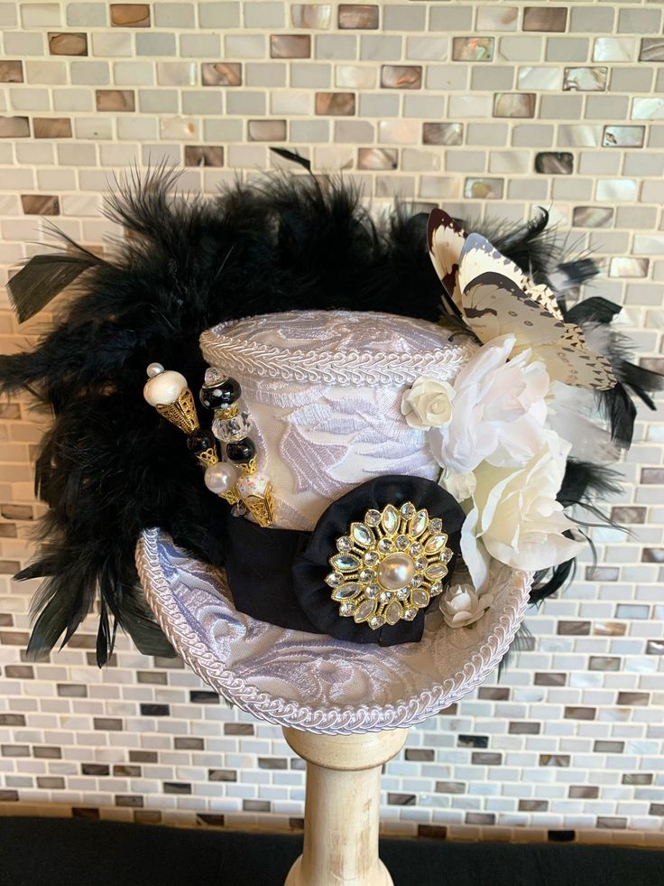 Butterfly Fascinator, Bachelorette Party Hat, Fascinator Wedding, Mad Hatter Party, Mini Top Hat, Gothic Corset, Wedding Hat, Wedding Fascinators, Top Hats