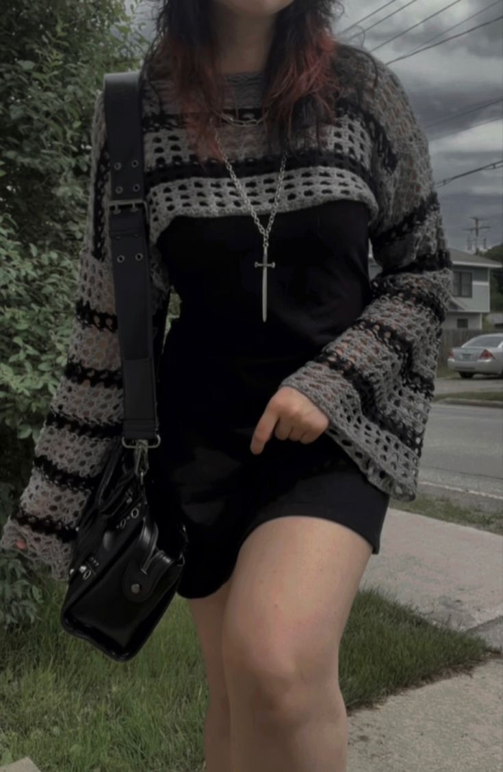 Knit Shrug Outfit Aesthetic, Shrug Aesthetic Outfit, Shrug Sweater Outfit Aesthetic, Crochet Shrug Styling, Grunge Outfits Crochet, Crochet Shruggie Outfit, Dress And Shrug Outfit, Knitted Shrug Outfit, Black Crochet Shrug Outfit