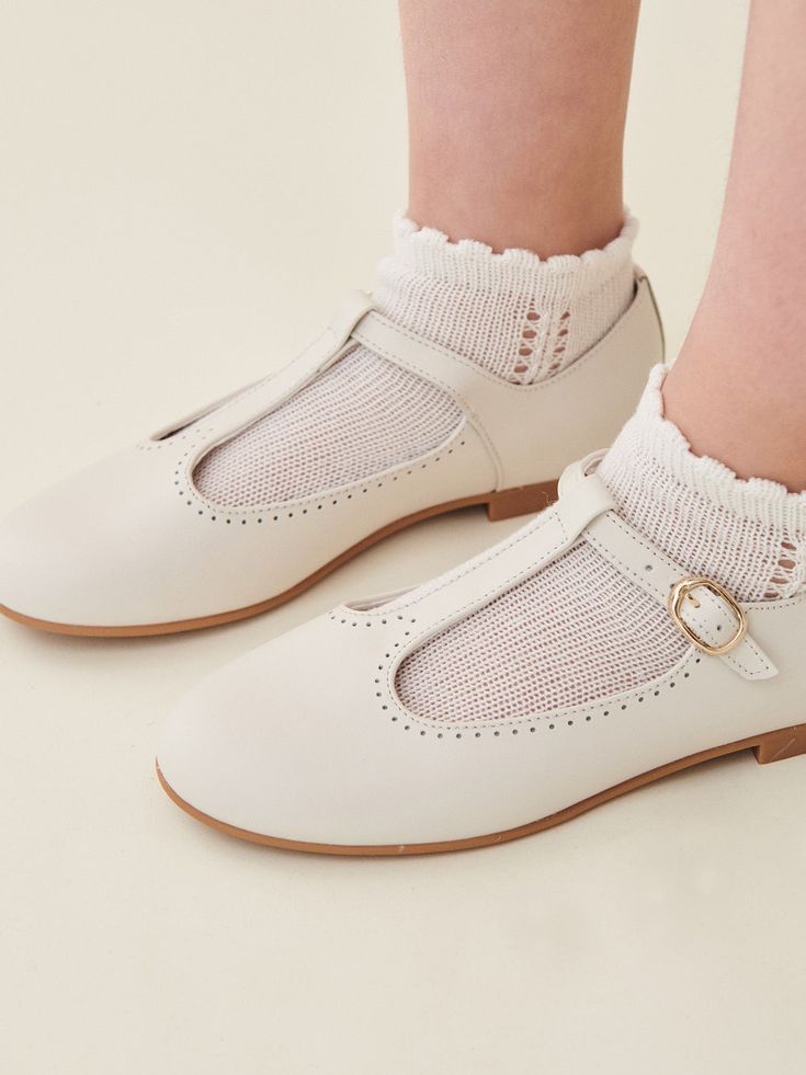 Wedding Shoes With Bow, Bar Shoes, Girls Bridesmaid Dresses, Iconic Shoes, Child Fashion, Girls Special Occasion Dresses, T Bar Shoes, Leather Baby, Special Occasion Outfits