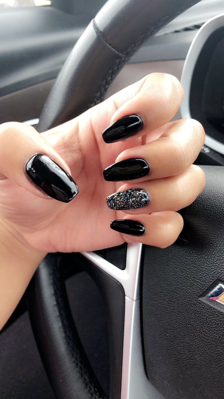 Black Nails Ideas Sparkle, Dip Nails For Vegas Trip, Gel Nails Black Glitter, Black Sparkly Nails Coffin, Black And Sparkle Nails Coffin, Black Acrylic Nails Sparkly, Black Fancy Nails Sparkle, Black And Glitter Nails Short, Formal Nails Black Dress