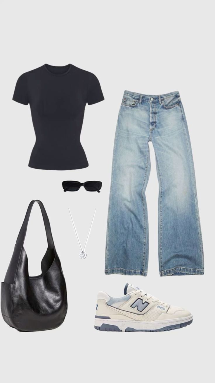 Black Tee Black Jeans Outfit, Women Basic Outfit, Basic Woman Outfit, Basic Style Outfits Women, Women Y2k Outfits, Black T Shirt Jeans Outfit, Outfits With Black T Shirt, Clean Street Style, Outfit With Basics