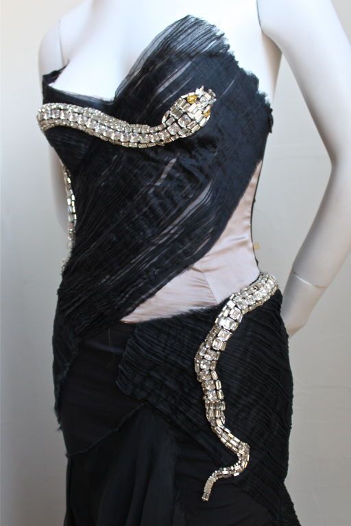 Tom Ford Dresses | TOM FORD GUCCI 2004 runway silk dress with crystal snake at 1stdibs Snake Inspired Fashion, Tom Ford Dress, 2004 Runway, Life In Japan, Snake Dress, Tom Ford Gucci, Glamour Outfit, Embellished Clothing, Aspects Of Life