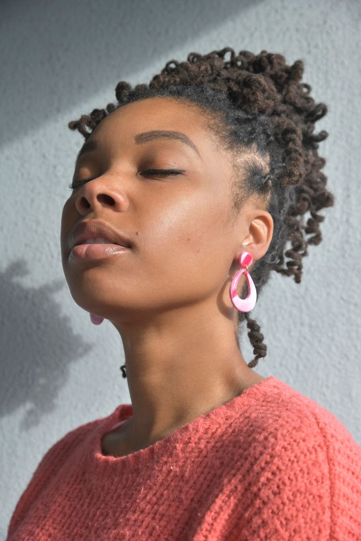 Candy Kiss Earrings | Glossy Pink marble with red streaks. Circle studs connected to wide teardrop shaped dangle bottoms with gold jump rings.  Valentine's Day themed, but still versatile. **All items are handmade, so please keep in mind that small details may vary. A truly unique piece, made custom just for you** Trendy Pink Teardrop Earrings, Trendy Pink Dangle Teardrop Earrings, Trendy Red Teardrop Earrings, Candy Heart Earrings, Whimsical Multicolor Heart Earrings, Kiss Earrings, Playful Heart-shaped Earrings, Pink Heart Charm Drop Earrings, Valentine's Day Multicolor Dangle Heart Earrings